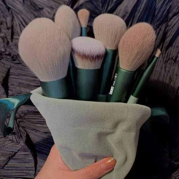 13-Piece Professional Makeup Brush Set - Image 7