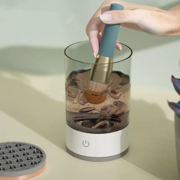 Electric Makeup Brush Cleaner - Image 3