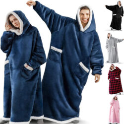 Oversized Winter Hoodie Blanket